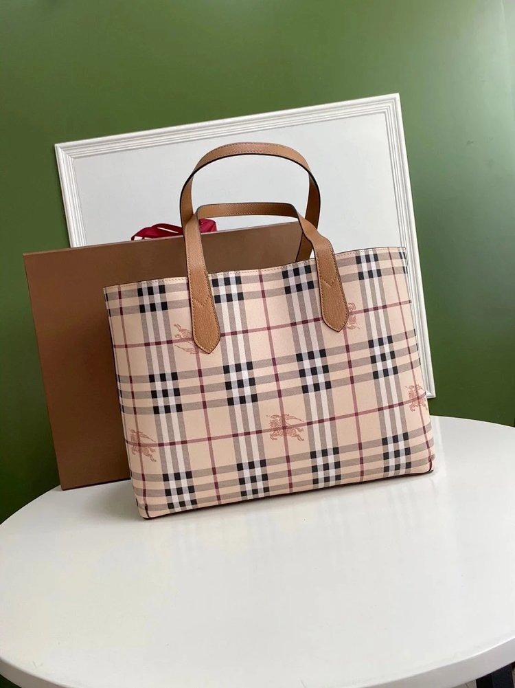 Burberry Classic Double Sided Shopping Bag Lightweight Large Capacity Handbag Tote Bag Women's