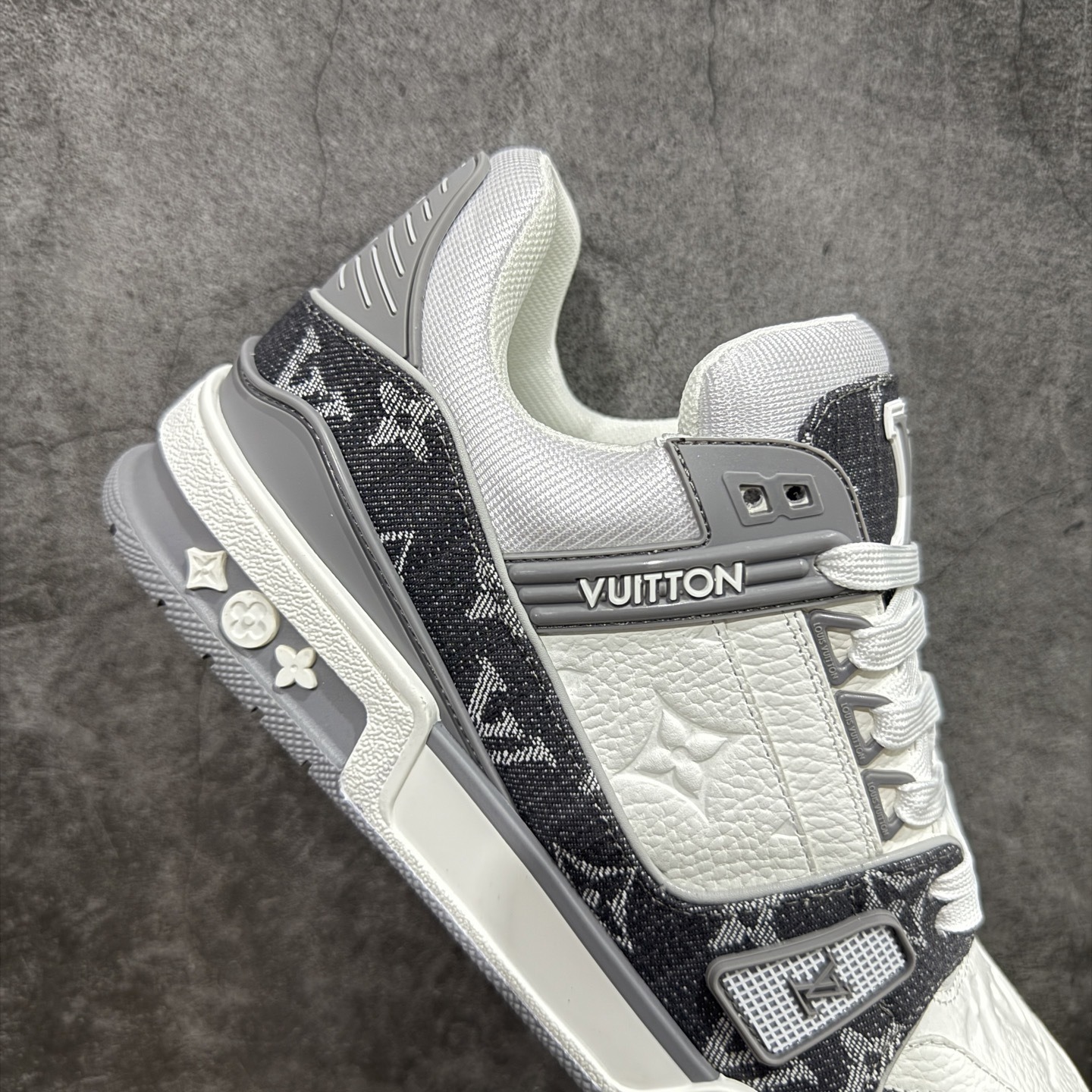 Louis Vuitton Trainer Sneaker T538003