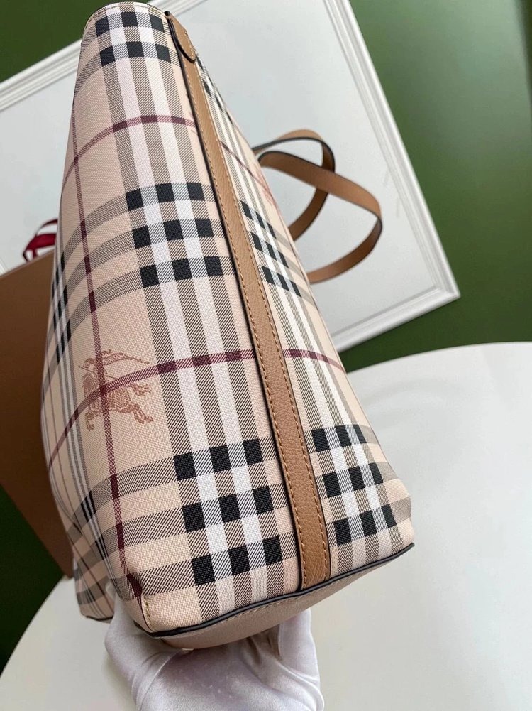 Burberry Classic Double Sided Shopping Bag Lightweight Large Capacity Handbag Tote Bag Women's