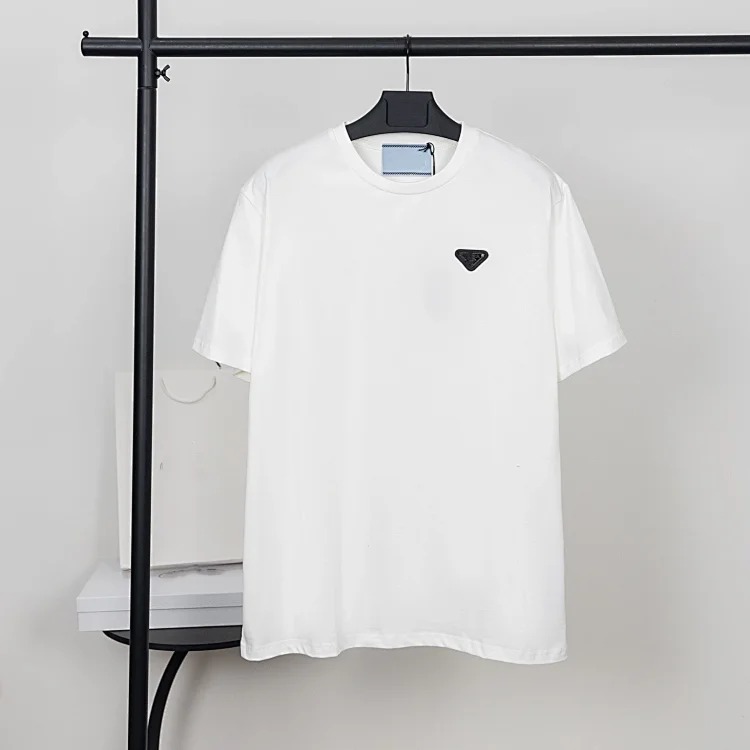 Metal triangle logo series style P short-sleeved T-shirts for men and women