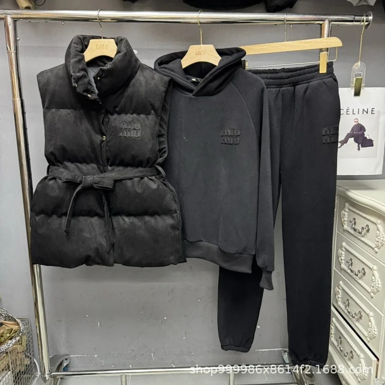 Three-piece Set of Vest, Versatile for + Fleece Sweatshirt 24 Casual + Suede