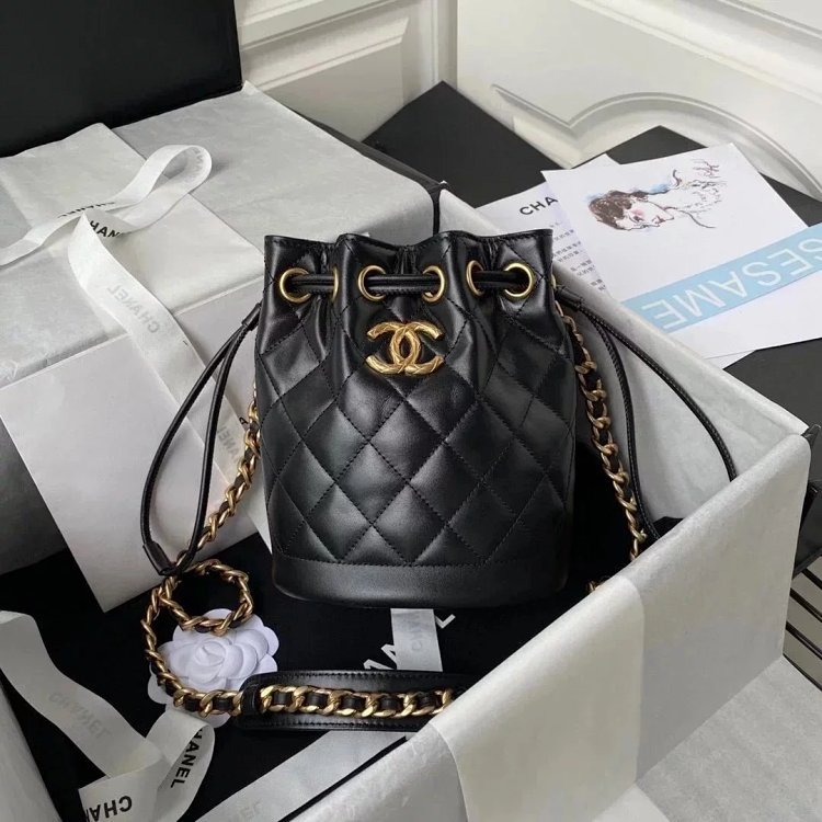 Chanel Retro Smooth Leather Drawstring Bucket Bag AS2716 Cross Carrying Women's Bag AS2716