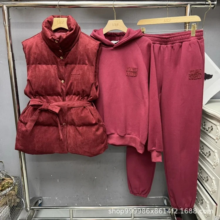 Three-piece Set of Vest, Versatile for + Fleece Sweatshirt 24 Casual + Suede