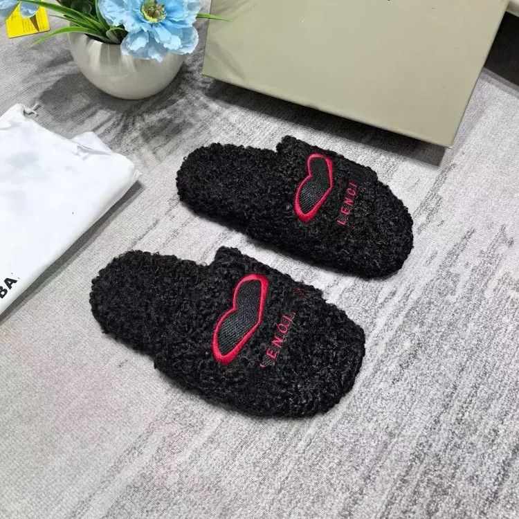2025巴黎毛毛拖鞋女外穿秋冬新款 家刺绣字母世家一字情侣毛拖鞋 product image