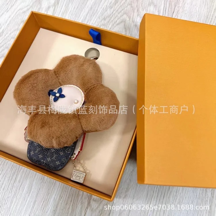 薇薇安挂件公仔太阳花毛绒公仔包包饰品汽车钥匙扣卡通挂件 product image