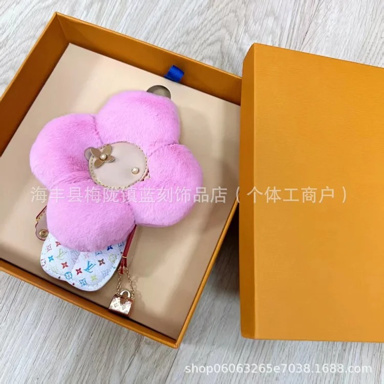 薇薇安挂件公仔太阳花毛绒公仔包包饰品汽车钥匙扣卡通挂件 product image