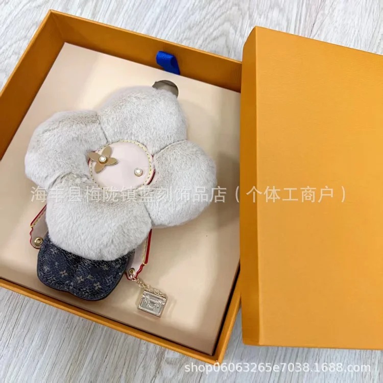 薇薇安挂件公仔太阳花毛绒公仔包包饰品汽车钥匙扣卡通挂件 product image