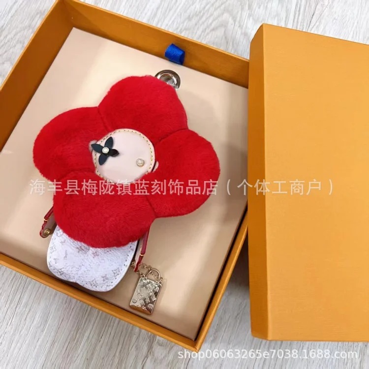 薇薇安挂件公仔太阳花毛绒公仔包包饰品汽车钥匙扣卡通挂件 product image