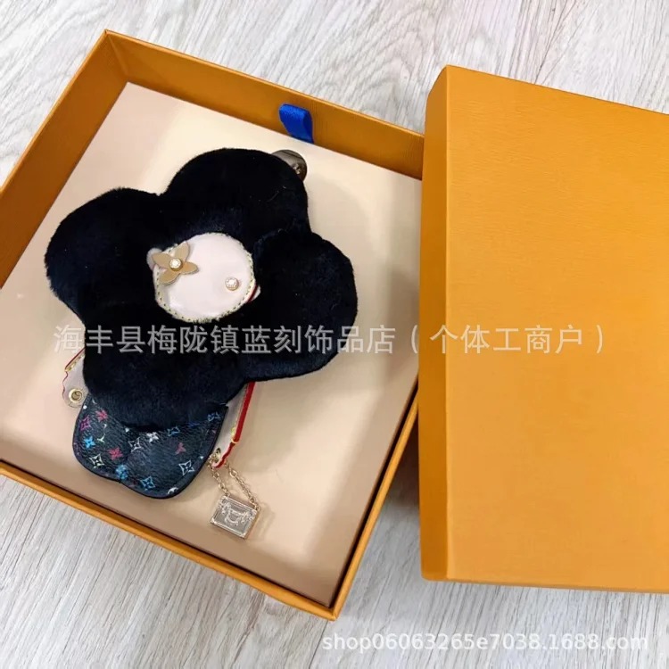 薇薇安挂件公仔太阳花毛绒公仔包包饰品汽车钥匙扣卡通挂件 product image