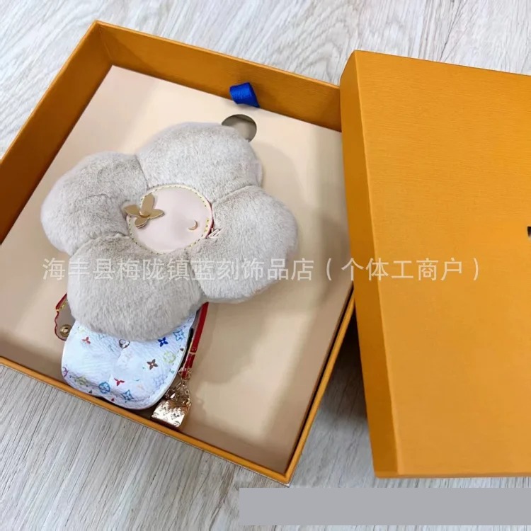 薇薇安挂件公仔太阳花毛绒公仔包包饰品汽车钥匙扣卡通挂件 product image