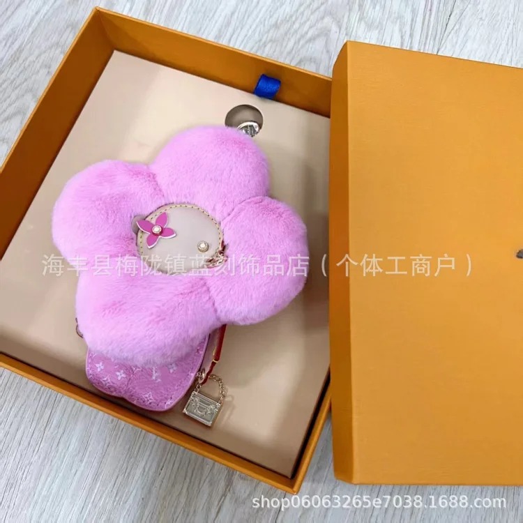 薇薇安挂件公仔太阳花毛绒公仔包包饰品汽车钥匙扣卡通挂件 product image