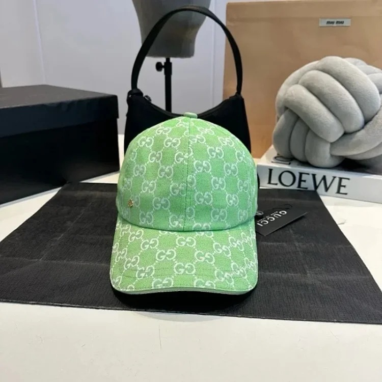 Fashionable baseball cap