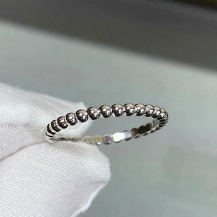 Versatile Classic Gold Ring