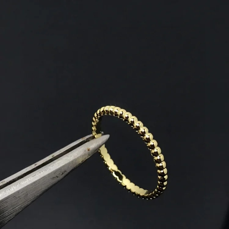 Versatile Classic Gold Ring
