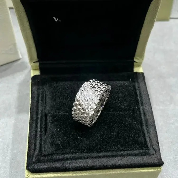 Versatile Classic Gold Ring