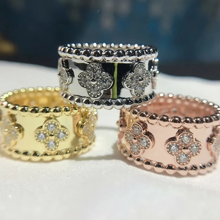 Versatile Classic Gold Ring