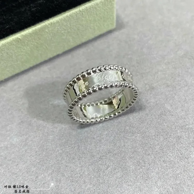 Versatile Classic Gold Ring