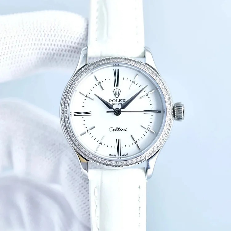 ￥560-790 Fashionable and versatile watch