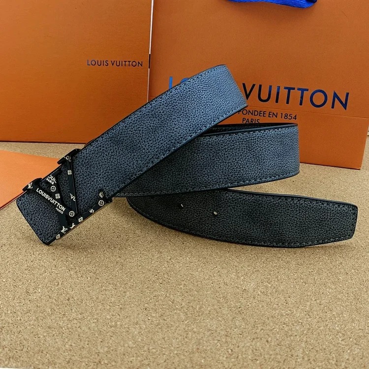 Fashionable and versatile belt 038