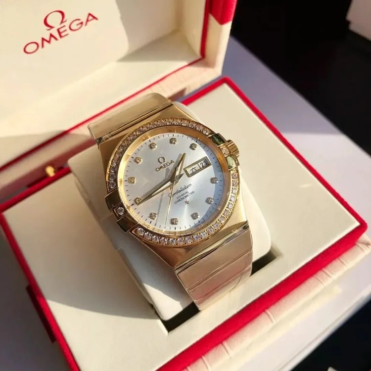 m8￥600 Fashionable and versatile watch