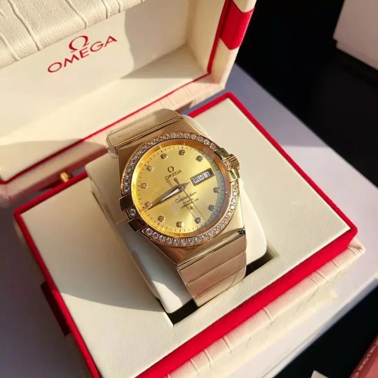 m8￥600 Fashionable and versatile watch