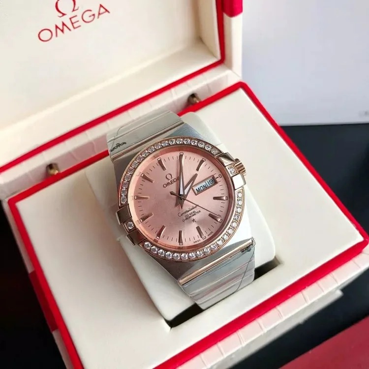 m8￥600 Fashionable and versatile watch