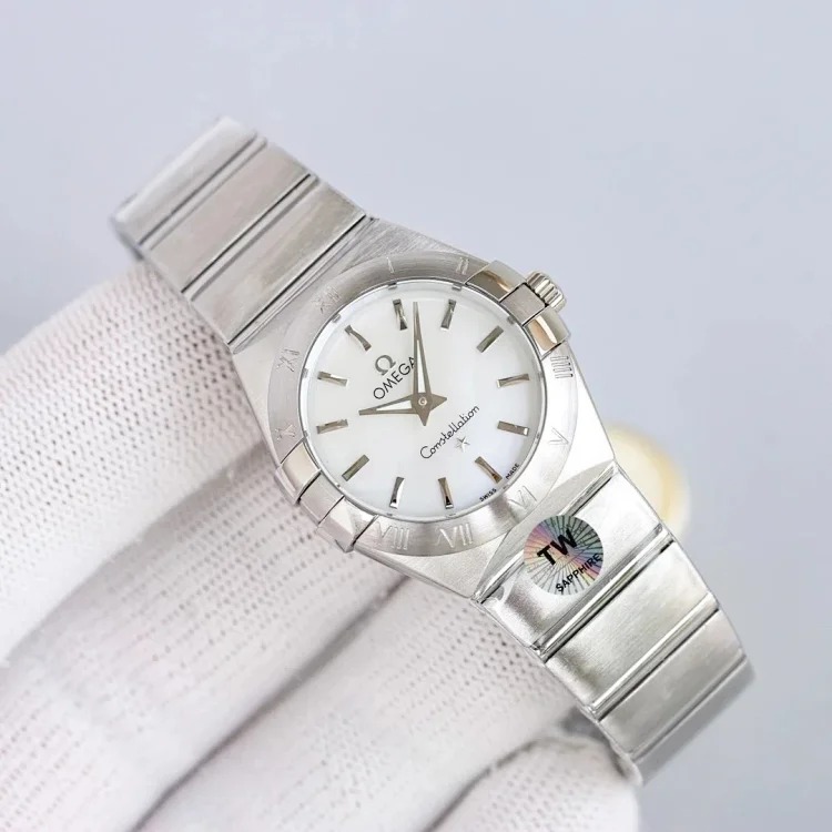 m8￥600 Fashionable and versatile watch