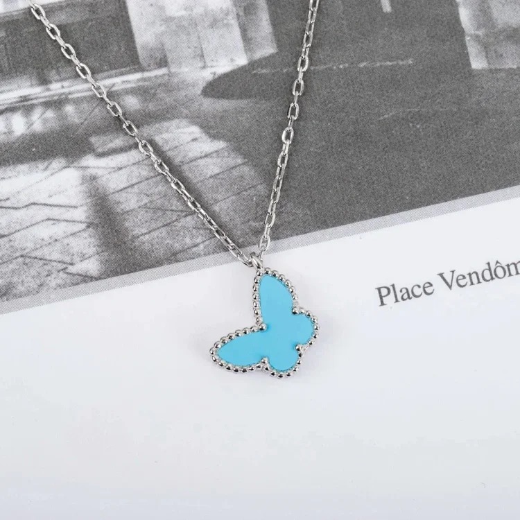 Every necklace of E-1 will make your heart beat. (Van Cleef & Arpels) (with gift box packaging)