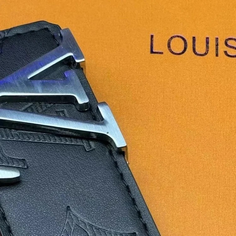 New L Men's Belt (not a quality issue
