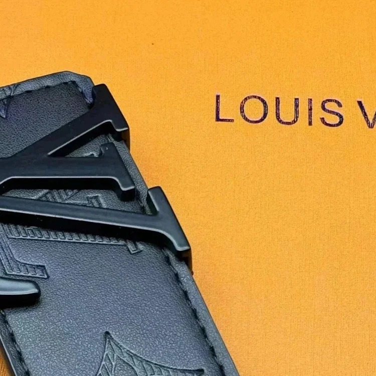 New L Men's Belt (not a quality issue