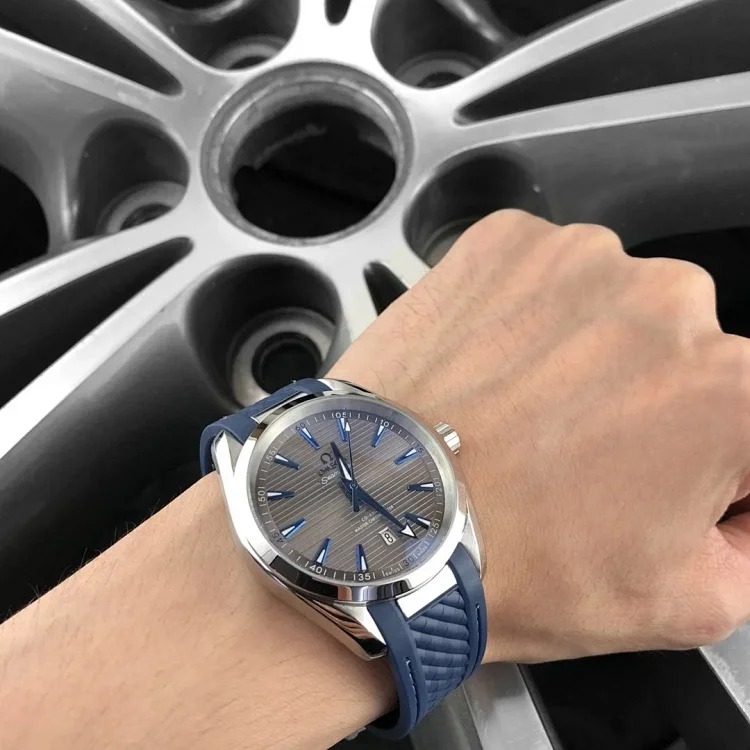 m12￥600 Fashionable and versatile watch
