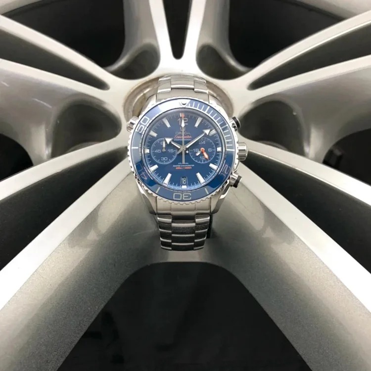 m12￥600 Fashionable and versatile watch