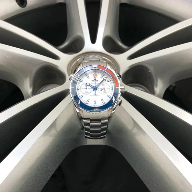 m12￥600 Fashionable and versatile watch