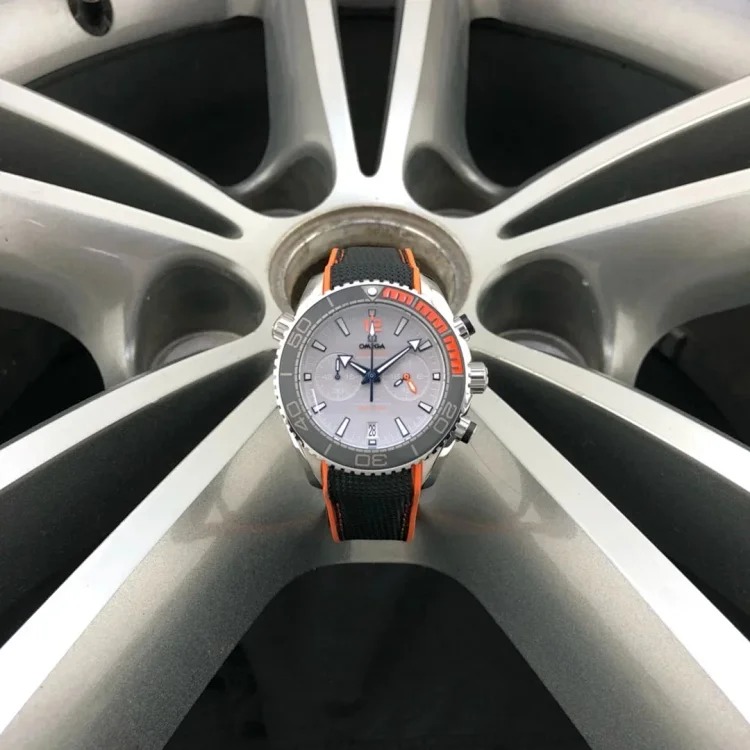 m12￥600 Fashionable and versatile watch