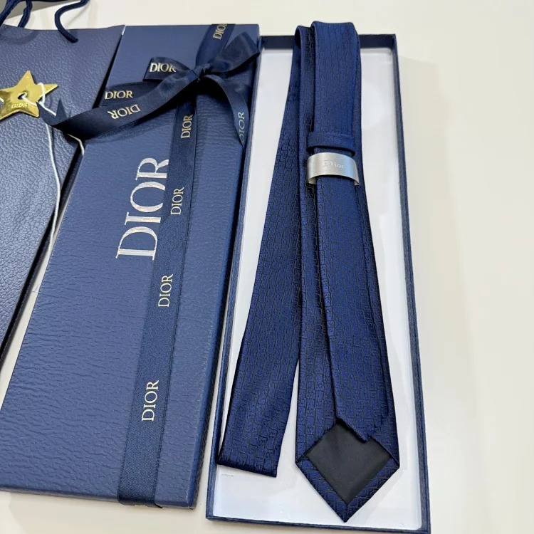 tie