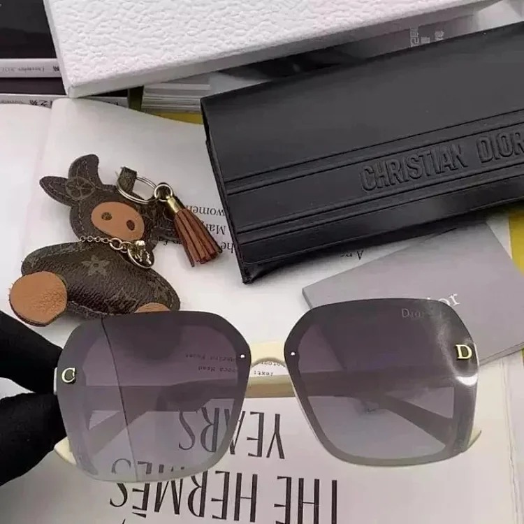 Fashionable and versatile sunglasses