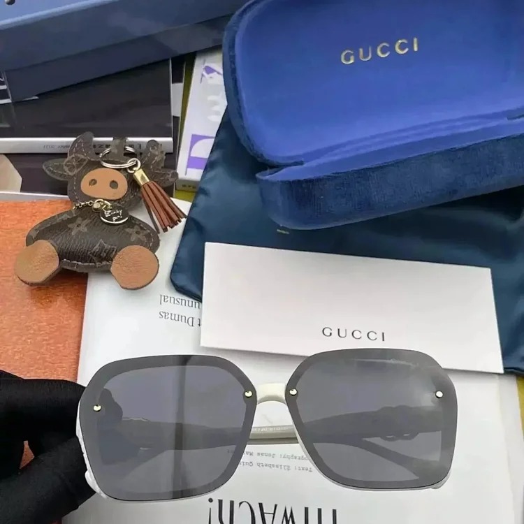 Fashionable and versatile sunglasses