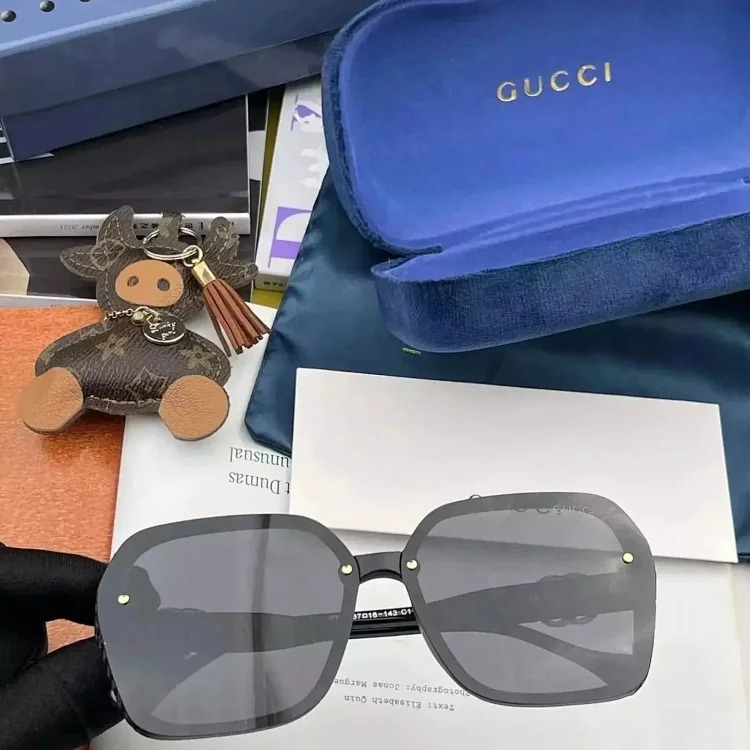 Fashionable and versatile sunglasses