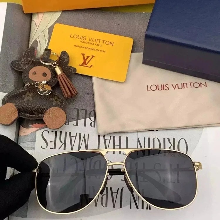 Fashionable and versatile sunglasses