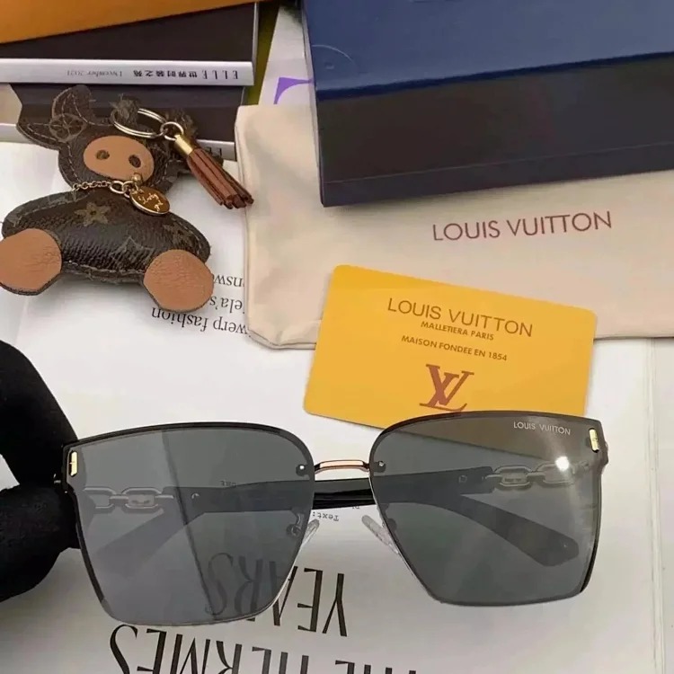 Fashionable and versatile sunglasses