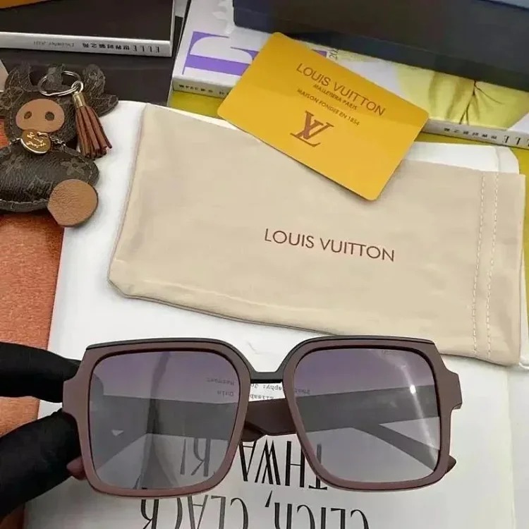 Fashionable and versatile sunglasses