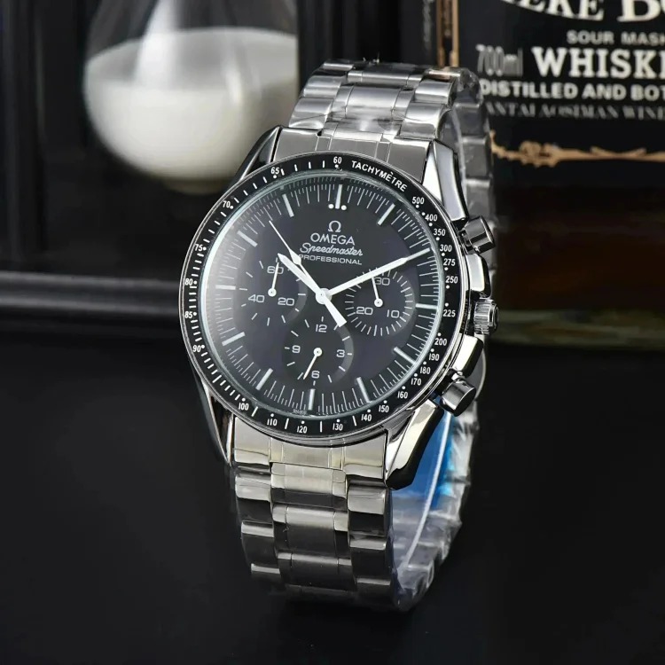 NN01-It is better to wait for time than to grasp the time on your wrist (watch)