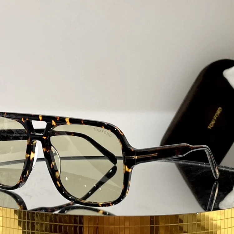 Fashionable and versatile UV protection sunglasses