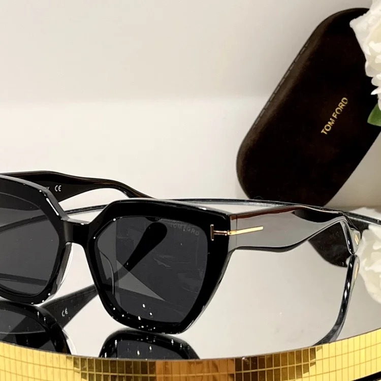 Fashionable and versatile UV protection sunglasses
