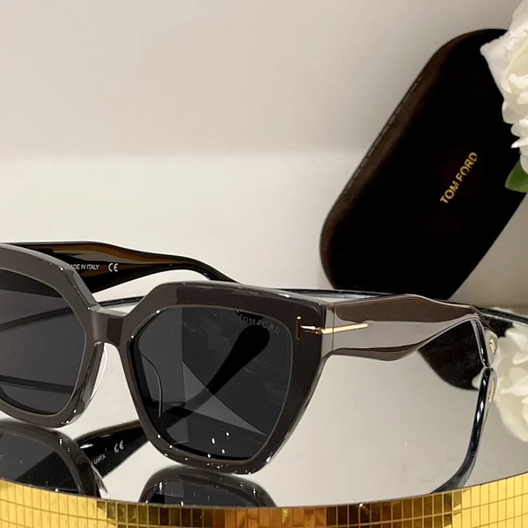 Fashionable and versatile UV protection sunglasses