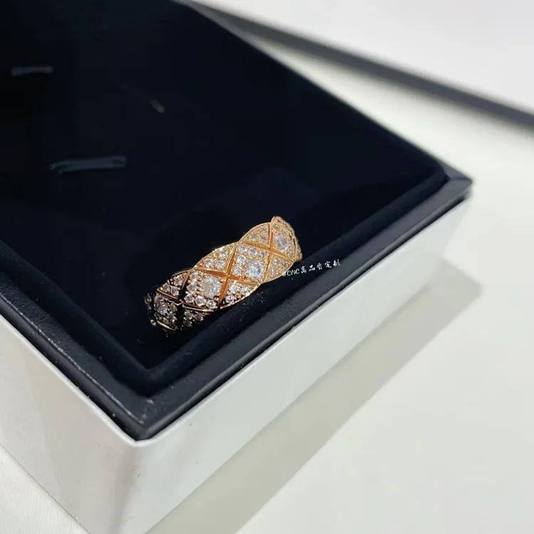 Coco Crush diamond ring with rhombus pattern wide hand-set square diamond ring stackable versatile ring zircon