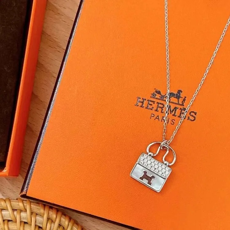 ZW-2 Decorate your life with jewelry to keep your happiness from fading. (Hrmès) (With gift box packaging)
