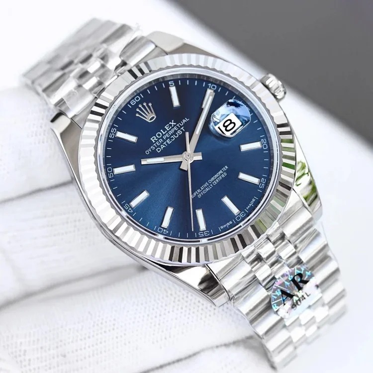m2￥600-2300 Fashionable and versatile watch