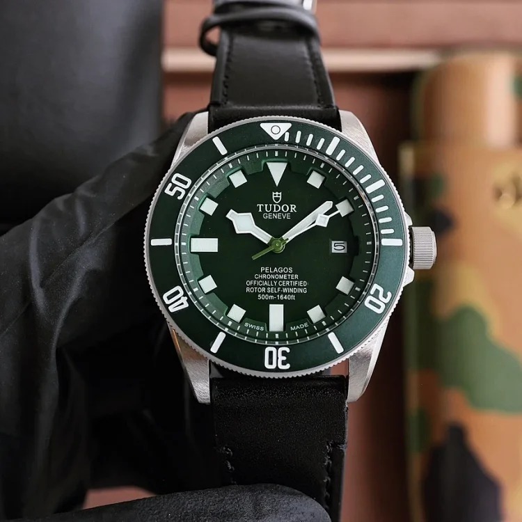Sport Business Watch DX188
