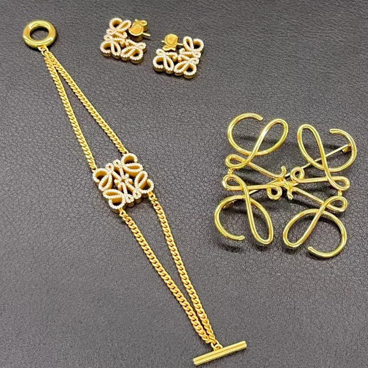 Chanel Versatile Luxury Premium Rhinestone Earrings